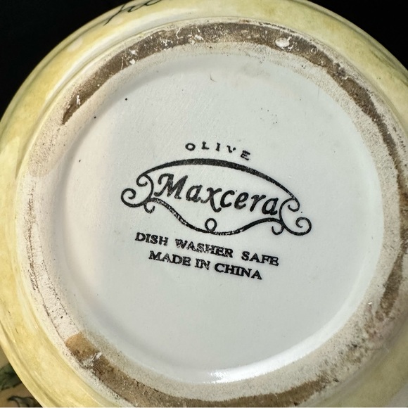 Maxcera Olive Beige Sugar & Creamer Set - Picture 9 of 13